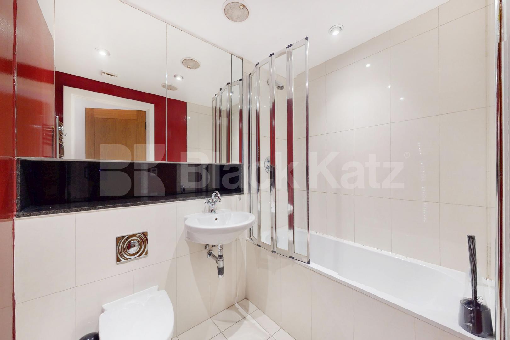 Stunning 3 bed 3 bath overlooking the Thames Flagstaff House St George Wharf, Vauxhall